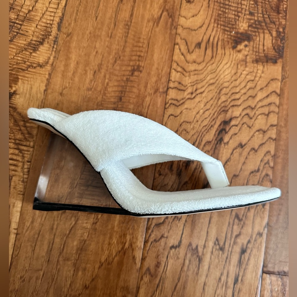 Good American White Terry Sandle, size 6.5 - Picture 6 of 11